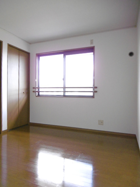 シンセリティ【10,000円キャッシュバック対象物件】の洋室|落ち着いた色調の洋室です