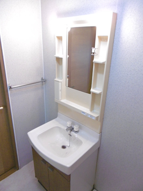 シンセリティ【10,000円キャッシュバック対象物件】の独立洗面台|独立洗面台、朝の身支度には欠かせません