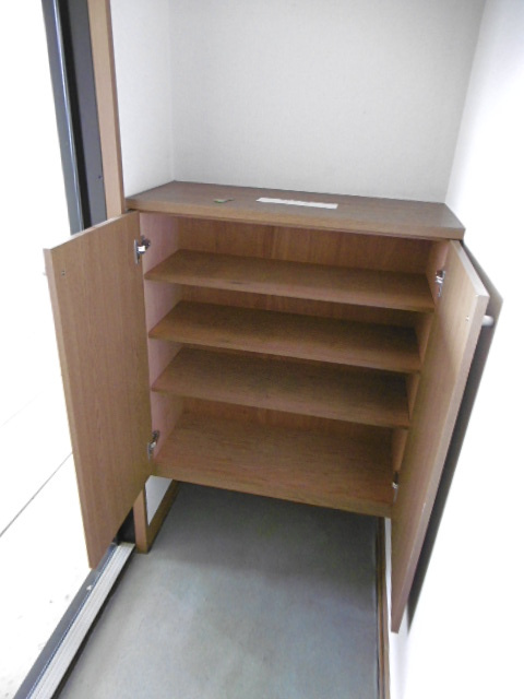 シンセリティ【10,000円キャッシュバック対象物件】の設備|シューズボックスです