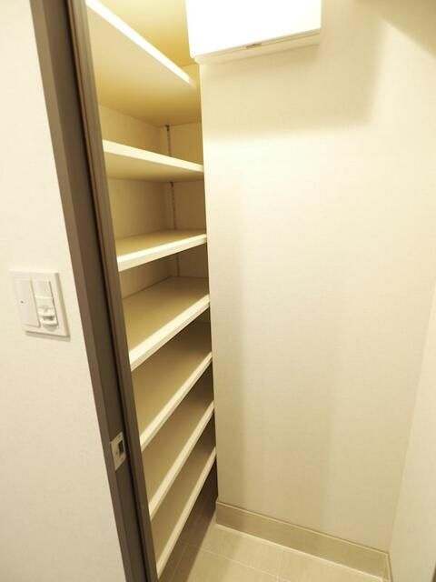 ドゥーエ日暮里の玄関