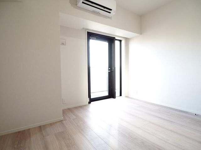 ドゥーエ日暮里の居間・リビング