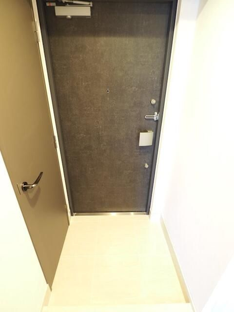 ドゥーエ日暮里の玄関