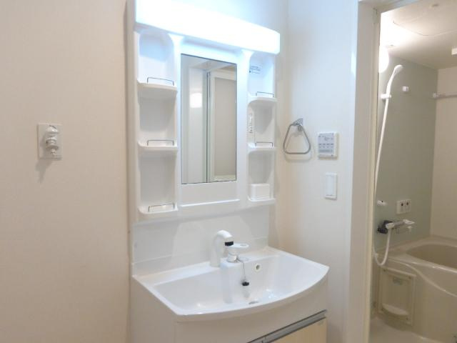 ラフォーレ千草の独立洗面台|洗髪洗面化粧台