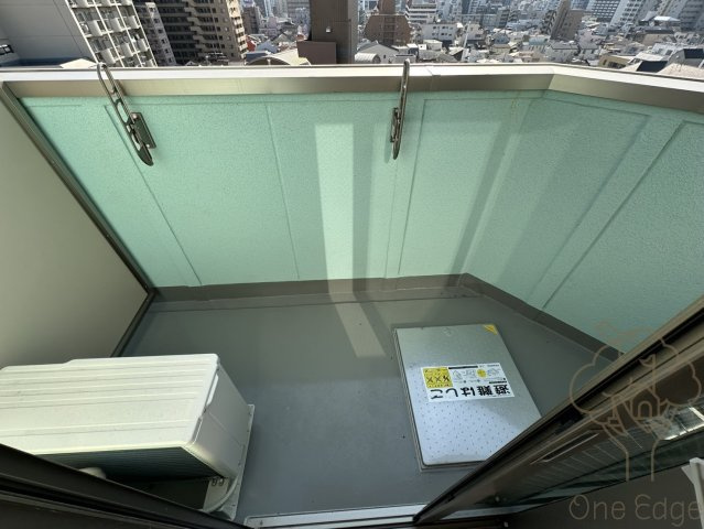 みおつくし京橋のバルコニー