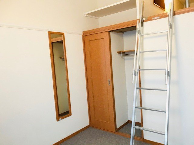 レオパレスアズミールの内装|クローゼット