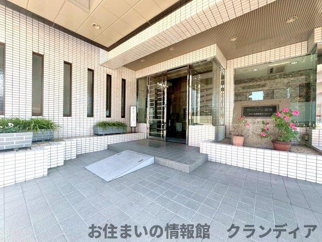 ヴィルメゾン葛西のエントランス|ドキドキの新生活も、安心してスタート。ぴったりの住まいを見つけませんか？クランディアが一緒に住まい選びをサポートします‼　まずは、お気軽にお問合せください　＃クランディア