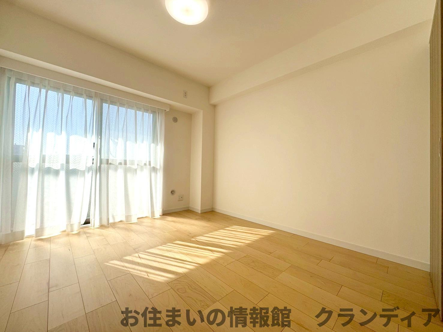 ヴィルメゾン葛西の洋室|ドキドキの新生活も、安心してスタート。ぴったりの住まいを見つけませんか？クランディアが一緒に住まい選びをサポートします‼　まずは、お気軽にお問合せください　＃クランディア