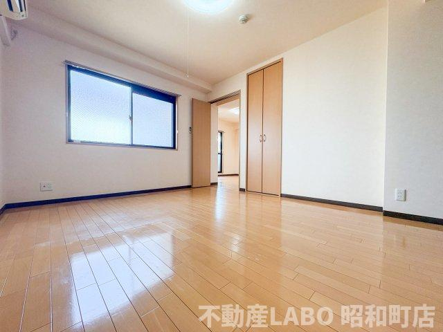 クィーンライフ桑津の寝室