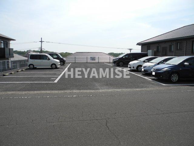 サンライズヒル福田D棟の駐車場