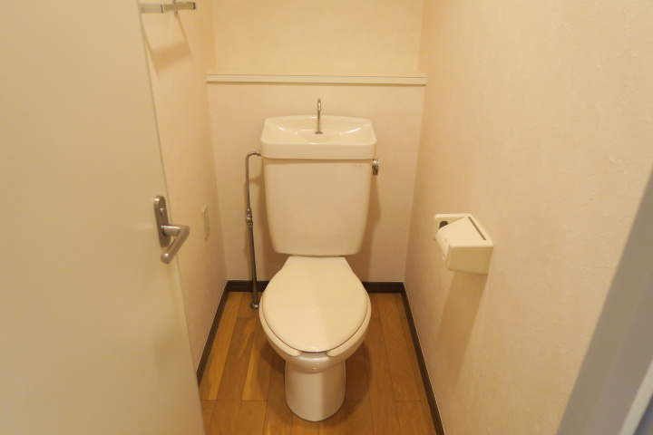 グランエトワールのトイレ|別号室の参考写真です。