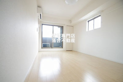 【居間・リビング】 | ノーブルコーケ相原 | 清潔感のある使いやすいお部屋♪