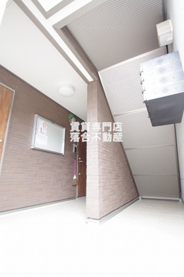 【エントランス】 | ノーブルコーケ相原 | 清潔なエントランス