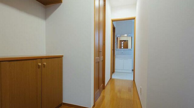 小谷津邸の玄関