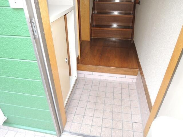 川崎市多摩区菅城下のテラスの玄関