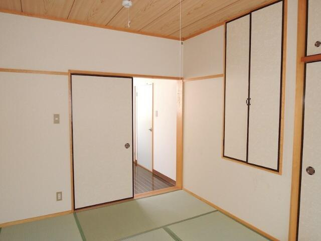 川崎市多摩区菅城下のテラスの和室