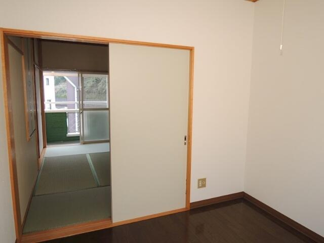 川崎市多摩区菅城下のテラスの洋室