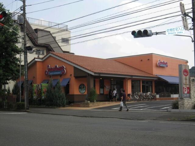 川崎市多摩区菅城下のテラスの周辺