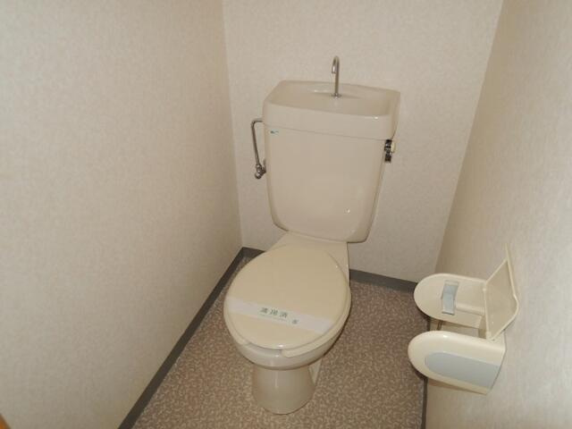 川崎市多摩区菅城下のテラスのトイレ