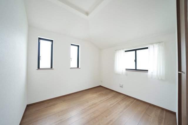 【横浜市瀬谷区本郷1丁目64-36全14棟新築戸建て】★仲介手数料無料★（大門小学校・瀬谷中学校）の洋室