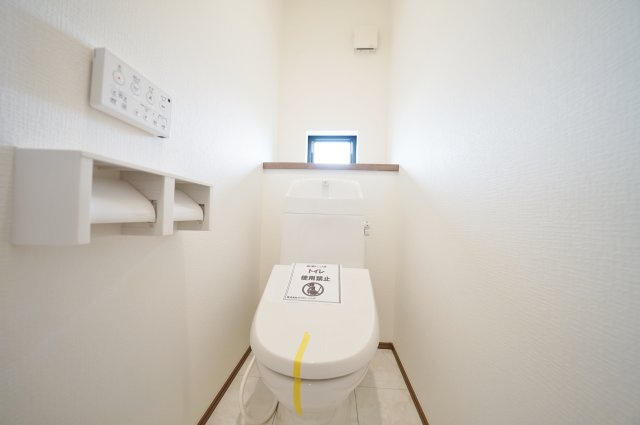 【横浜市瀬谷区本郷1丁目64-36全14棟新築戸建て】★仲介手数料無料★（大門小学校・瀬谷中学校）のトイレ