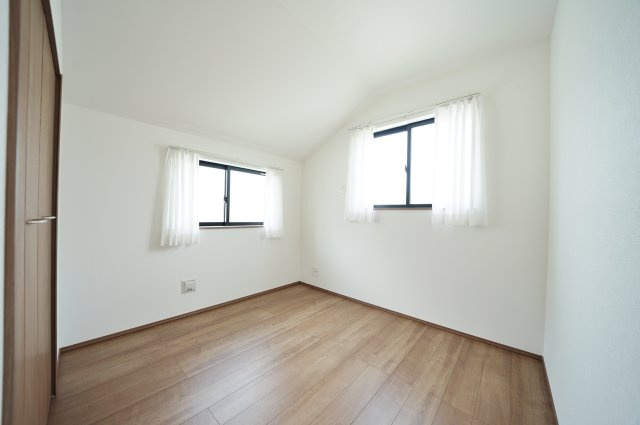 【横浜市瀬谷区本郷1丁目64-36全14棟新築戸建て】★仲介手数料無料★（大門小学校・瀬谷中学校）の洋室