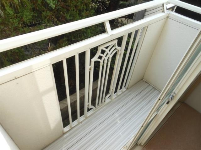 川崎市多摩区枡形６丁目のアパートのバルコニー