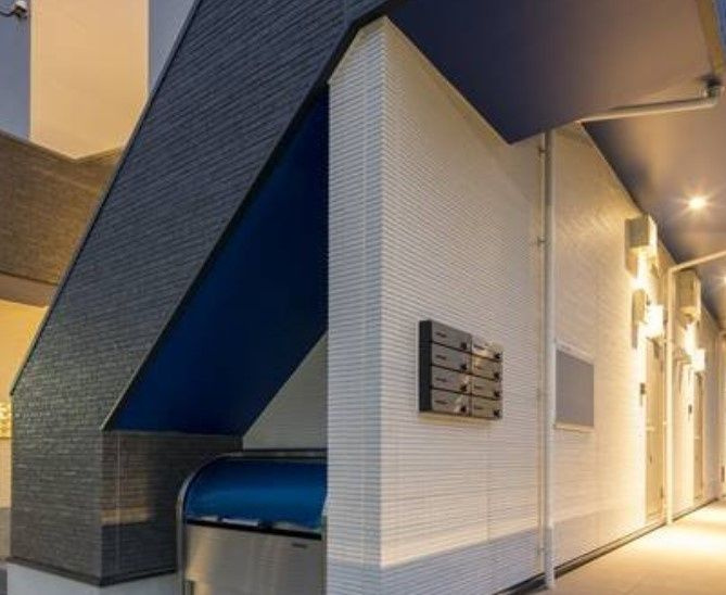 プロストル　ミラのエントランス