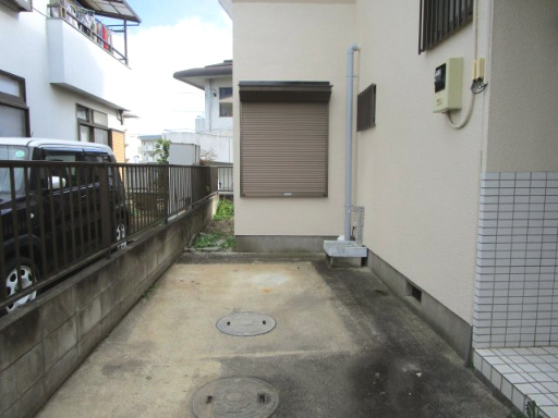 鴻巣市登戸　中古住宅の駐車場