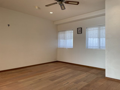 【洋室】 | エスカール白浜12階　中古リゾートマンション | 二面窓完備の洋室！