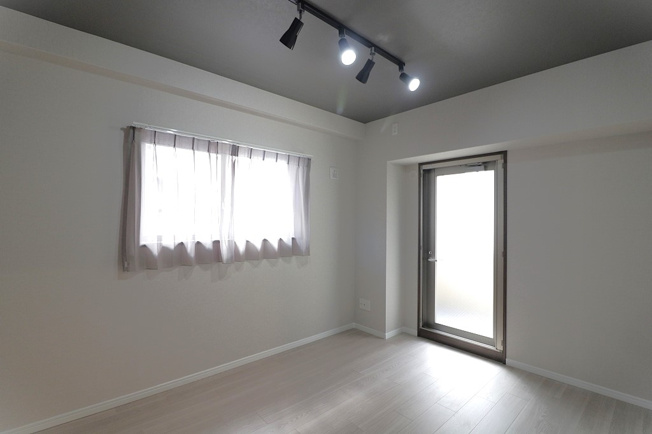 【寝室】 | エスリード阿波座 | 洋室　約６．０帖　２面開口で採光・通風良好♪