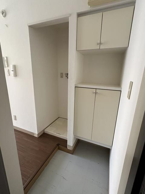 １００　ロイヤルガーデンⅡの玄関