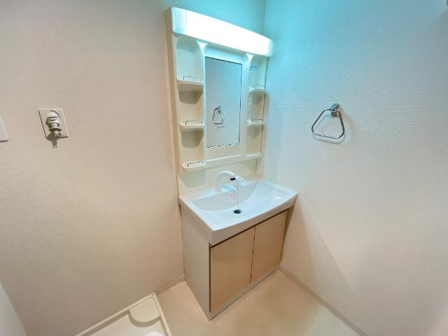 アーバンブルー藤の洗面所|洗髪洗面化粧台