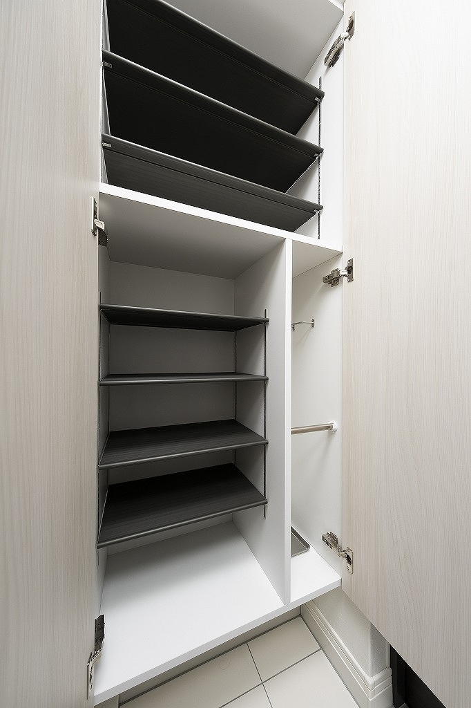 エンクレスト天神LARKの玄関|落ち着いた玄関です