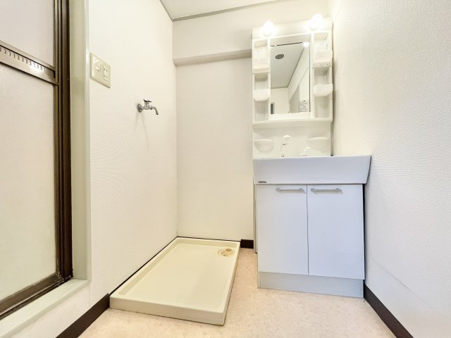 ファースト香里園ハイツの独立洗面台|独立洗面化粧台が付いています