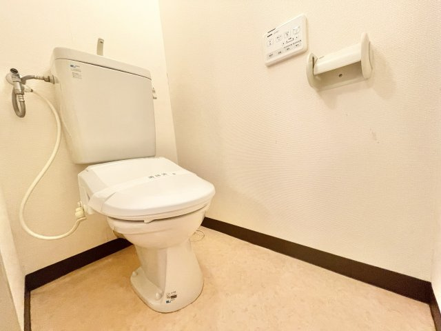 ファースト香里園ハイツのトイレ|シンプルで使いやすいトイレです
