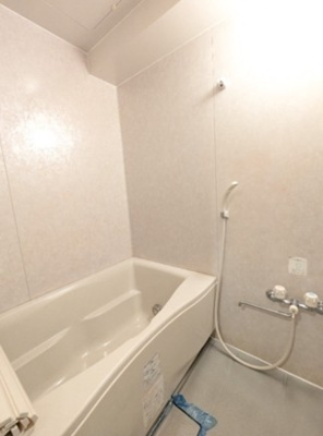 【浴室】 | ゼフィルスB棟 | 追い焚き機能付きバス。