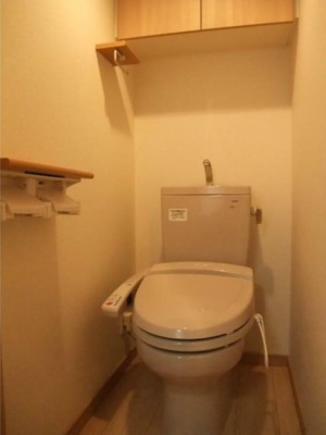 【トイレ】 | ルーブル荻窪伍番館 | 温水洗浄便座。