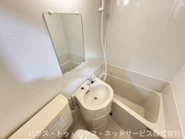 ジュネパレスコージーキャビンの洗面所