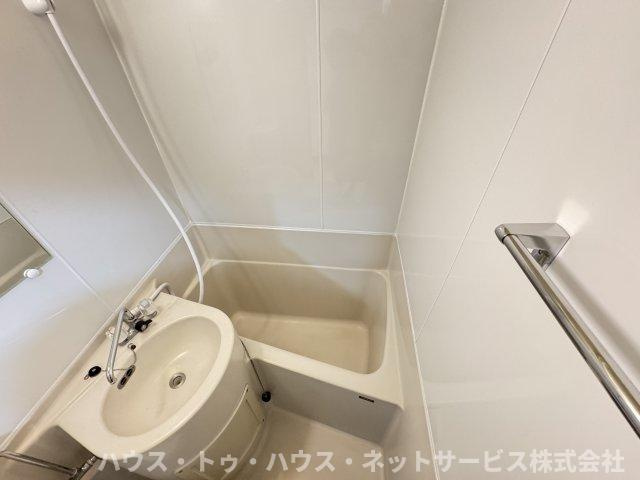 ジュネパレスコージーキャビンの浴室