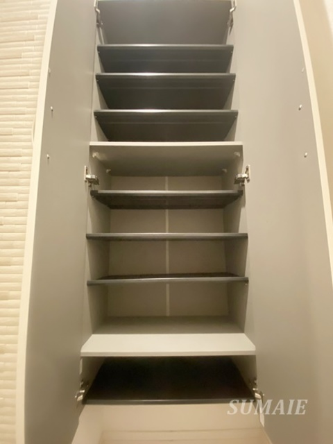 アヴァンス豊島Ａの収納|シューズボックスです☆