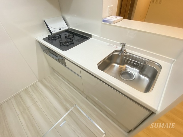 アヴァンス豊島Ａのキッチン|グリル付き3口ガスコンロキッチンです☆