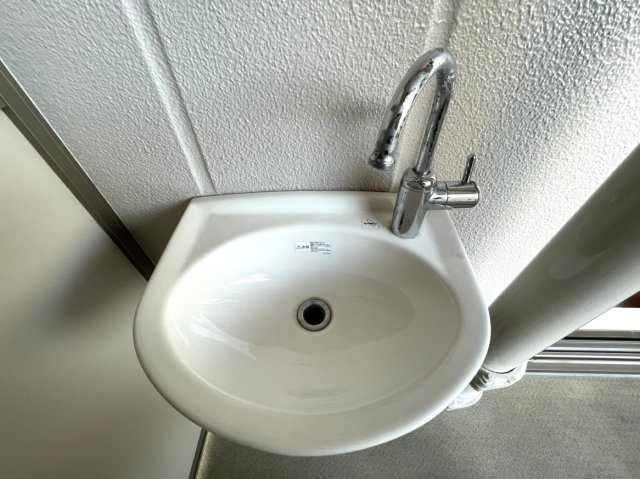 ポレスタータワー出島水辺の森の設備|バルコニーにはシンクがあり、ガーデニングやお掃除の際に便利です。