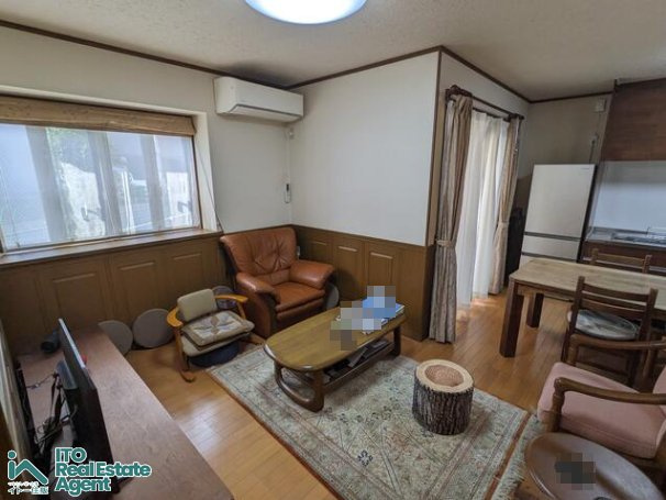 上・東柳町 中古戸建の居間・リビング