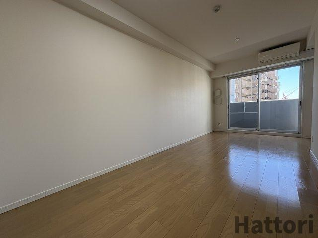 ラルーチェ北梅田の居間・リビング