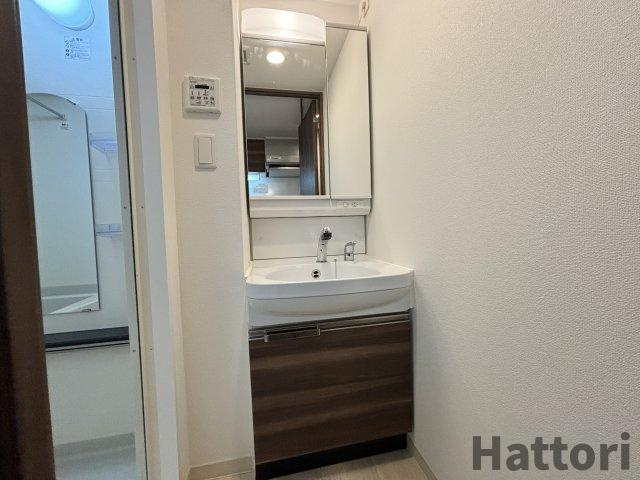 プレサンス梅田北オールの独立洗面台