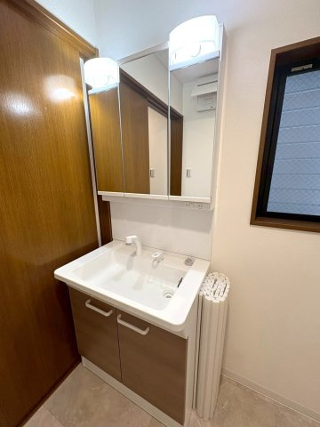 ◆２０２５年９月リフォーム完了◆全居室６帖以上のロフト付き◆収納豊富◆宇治市五ケ庄大林の独立洗面台|洗面化粧台