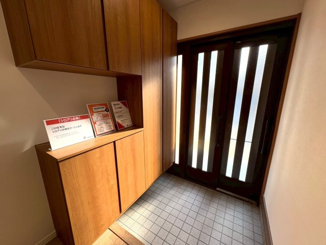 ◆２０２５年９月リフォーム完了◆全居室６帖以上のロフト付き◆収納豊富◆宇治市五ケ庄大林の玄関|玄関