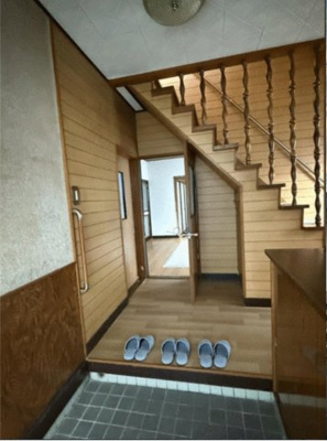 【玄関】 | 北金沢1丁目貸家