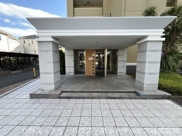 シャルマンフラットリヴァーⅡのエントランス