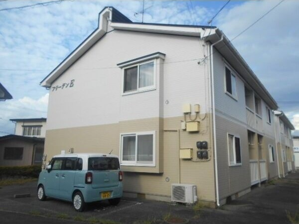 フリーデン E棟